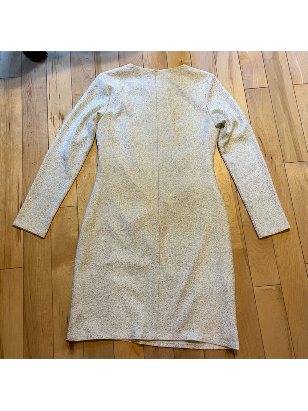 Shoshanna English Breakfast
Dress Long-Sleeved Side-Ruched Metallic Gold Ivory 8 - Picture 9 of 13